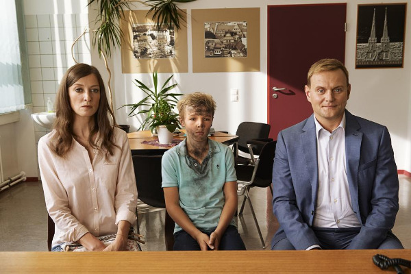 Szenenbild aus "Wann wird es endlich wieder so, wie es nie war" | Bild: Warner Szenenbild aus "Wann wird es endlich wieder so, wie es nie war" | Bild: Warner