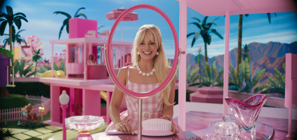 Szenenbild aus "Barbie" | Bild: Warner