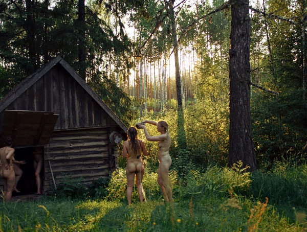 Szenenbild aus "Smoke Sauna Sisterhood" | Bild: Neue Visionen