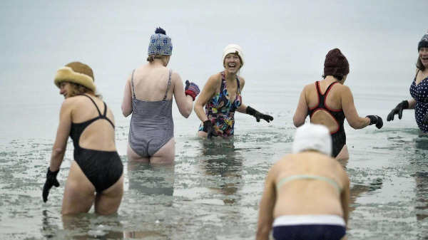 Szenenbild aus "Mein neues altes Ich" | Bild: Rise and Shine